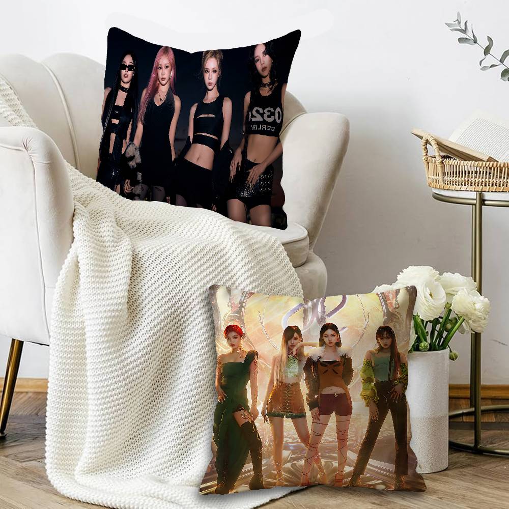 Kpop Group A-Aespas Decorative - огляд і ціна Home Textiles Group