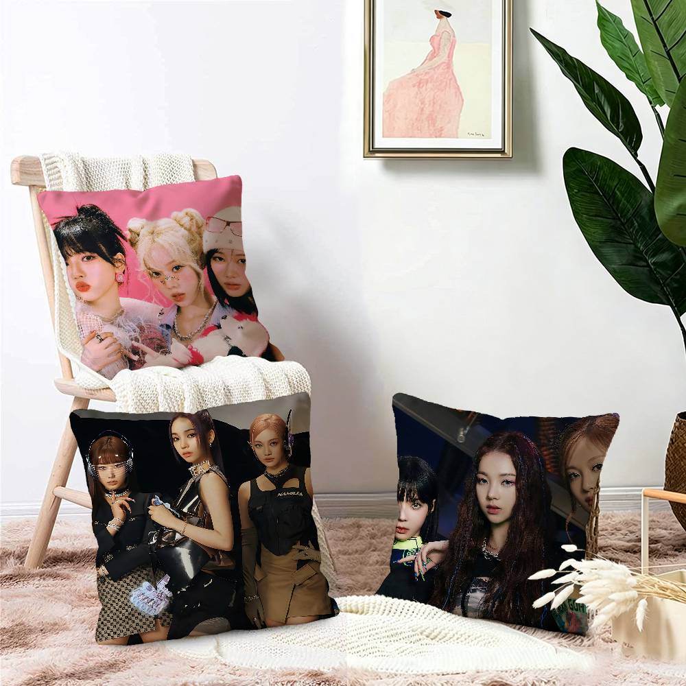 Kpop Group A-Aespas Pillowcase - огляд і ціна Home Textiles Group